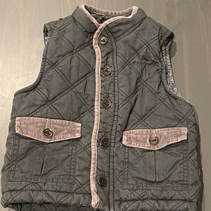 Oshkosh quilted vest, excellent condition, 2T - cute versatile fall staple!